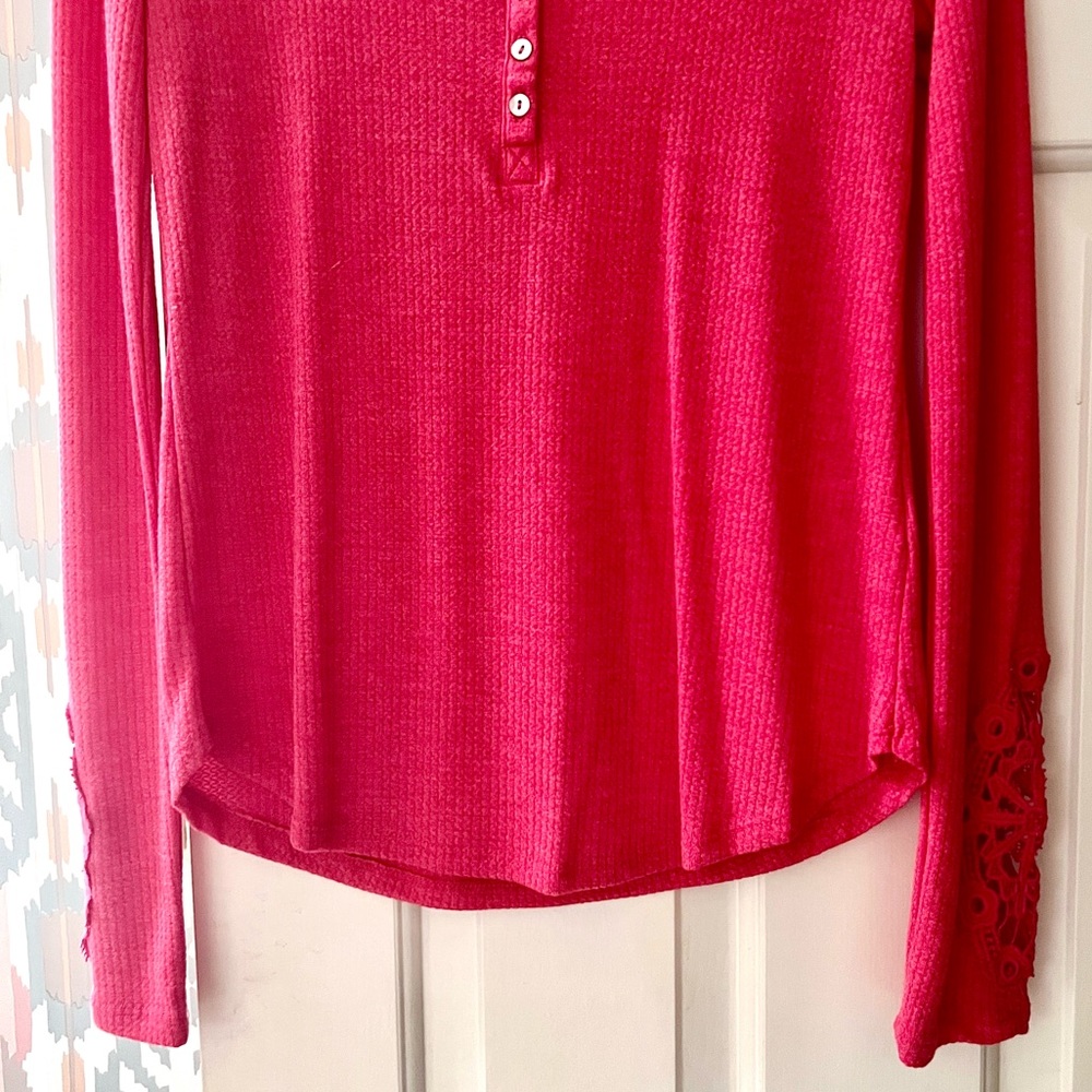 πΊπHPππΊ NWOT Anthropologie Eloise Crochet Cuff Henley - Picture 12 of 16